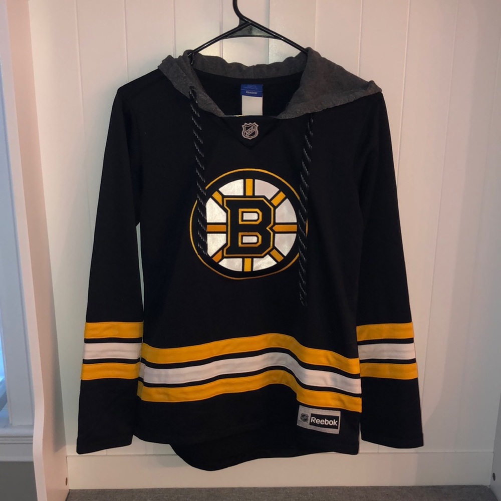 Size small Bruins sweatshirt